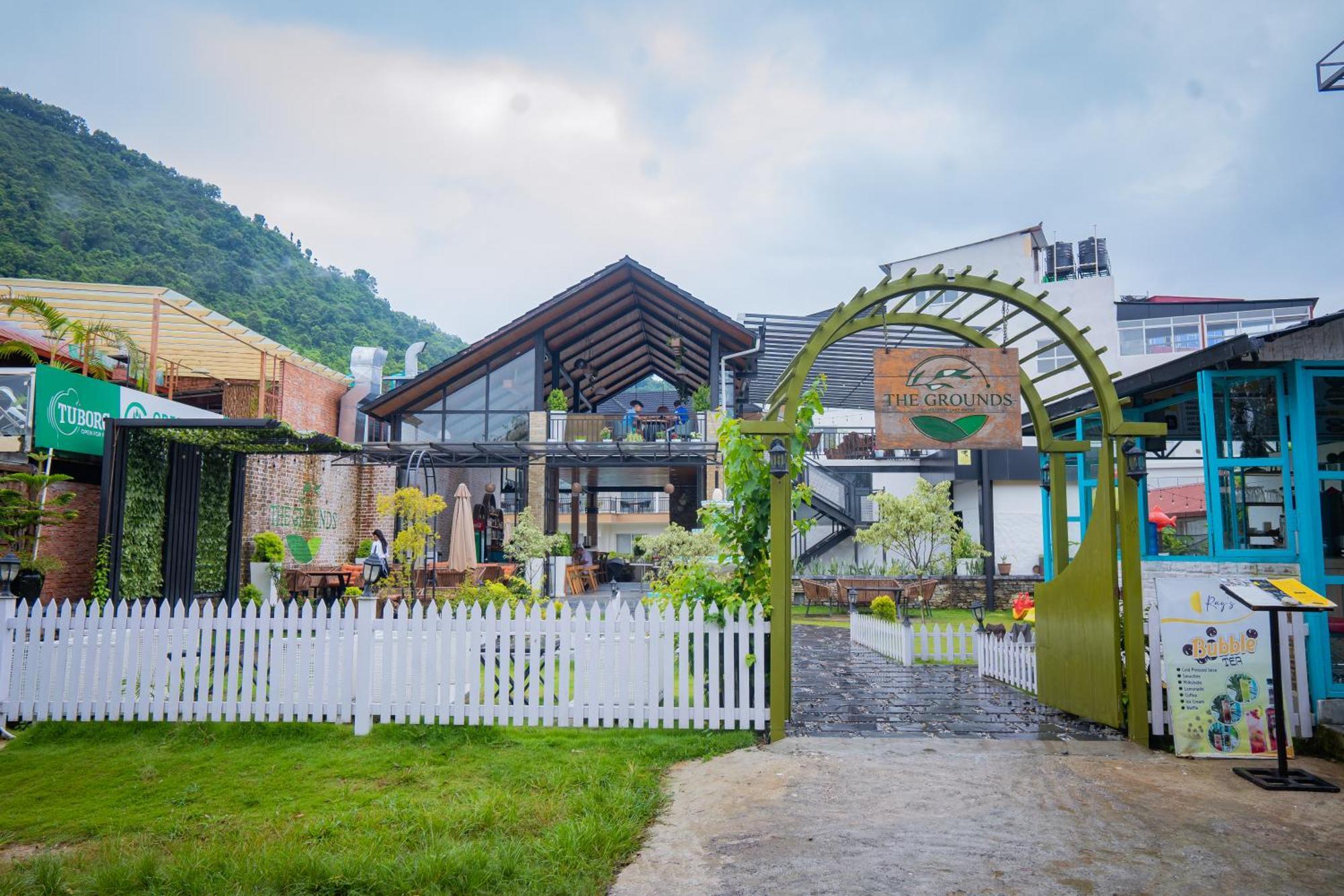 Majestic Lake Front Hotel & Suites Pokhara Luaran gambar