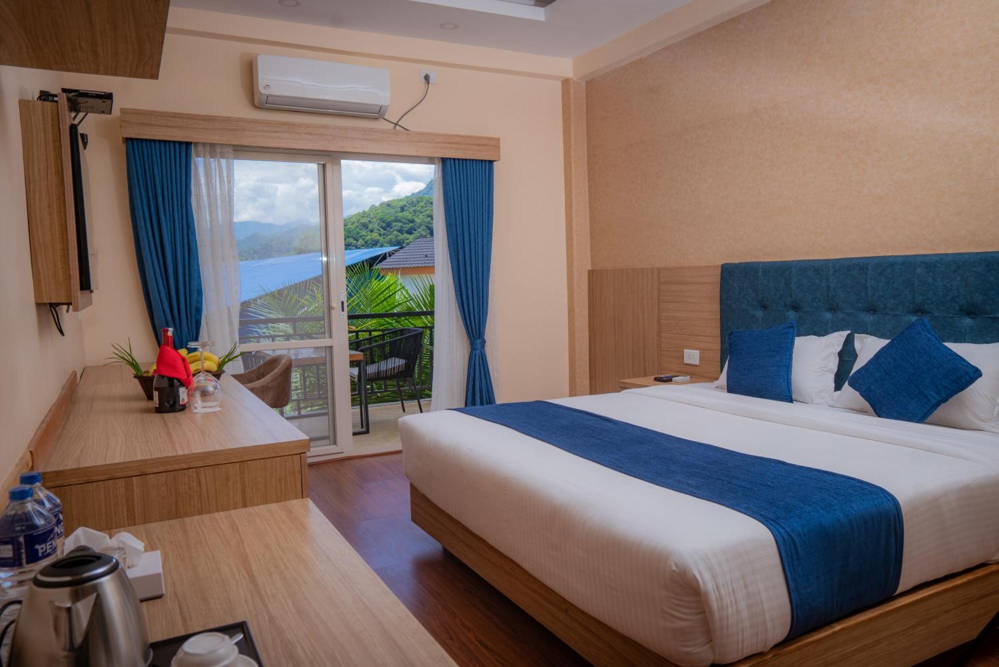 Majestic Lake Front Hotel & Suites Pokhara Luaran gambar