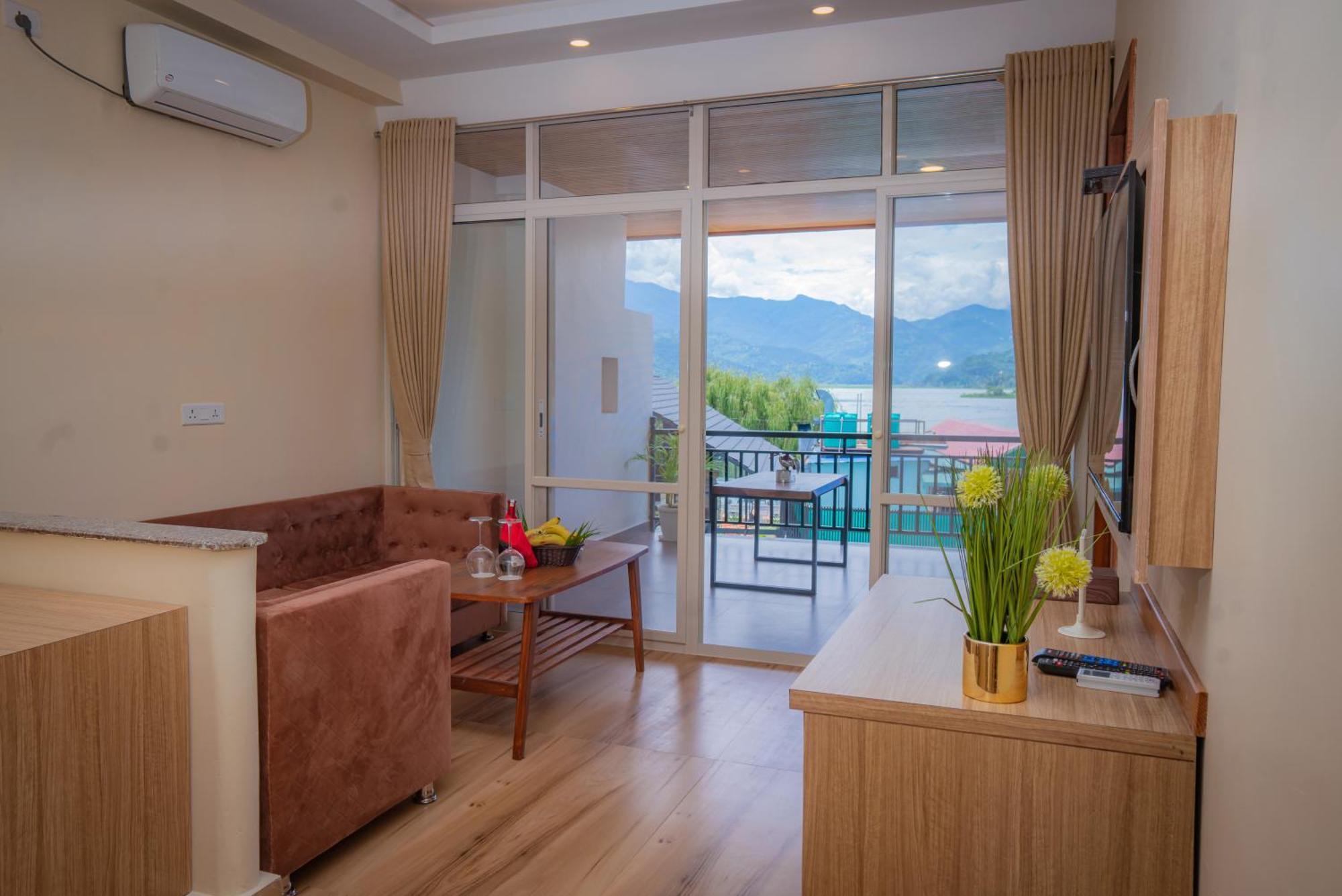 Majestic Lake Front Hotel & Suites Pokhara Luaran gambar