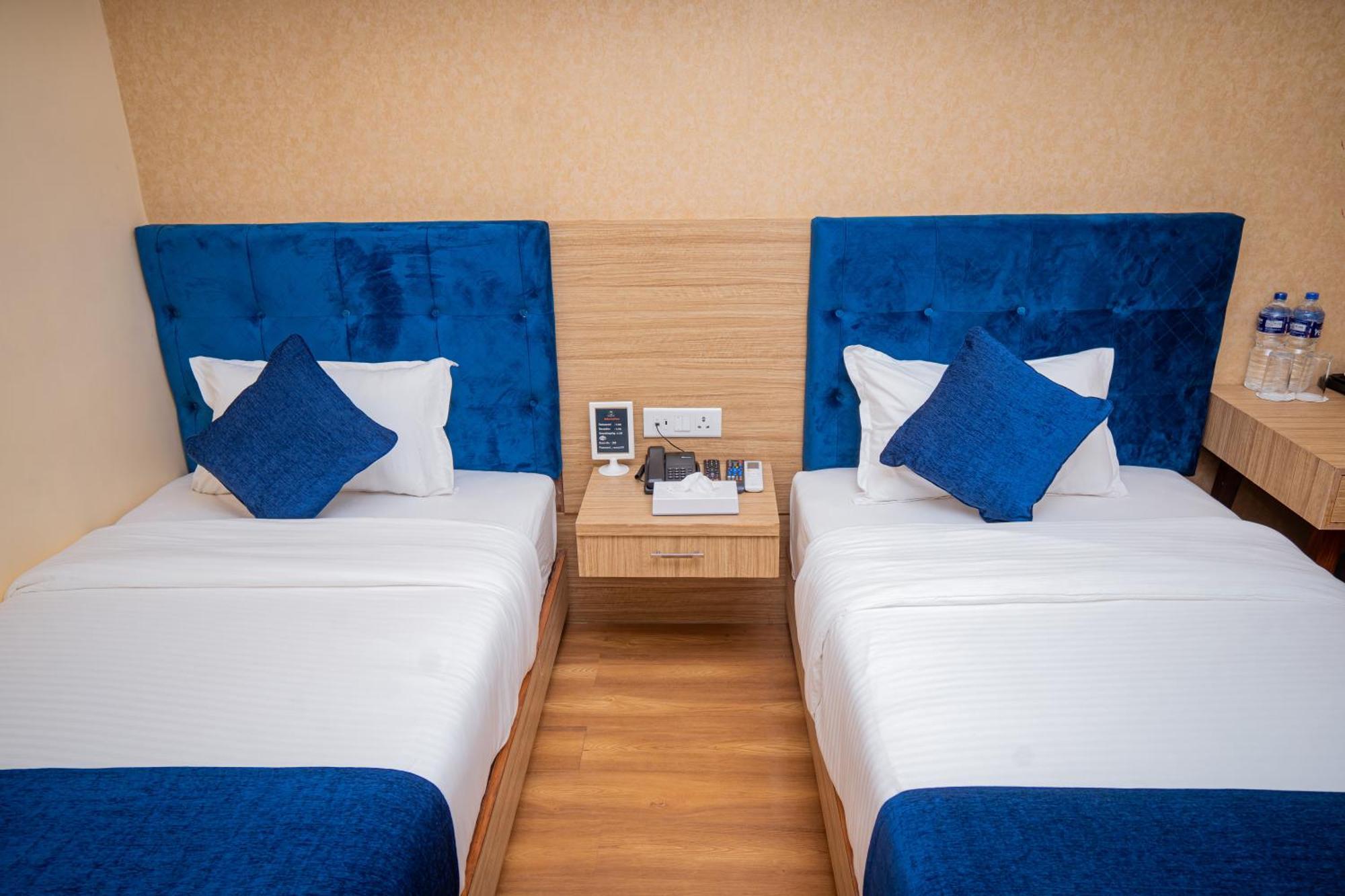 Majestic Lake Front Hotel & Suites Pokhara Luaran gambar