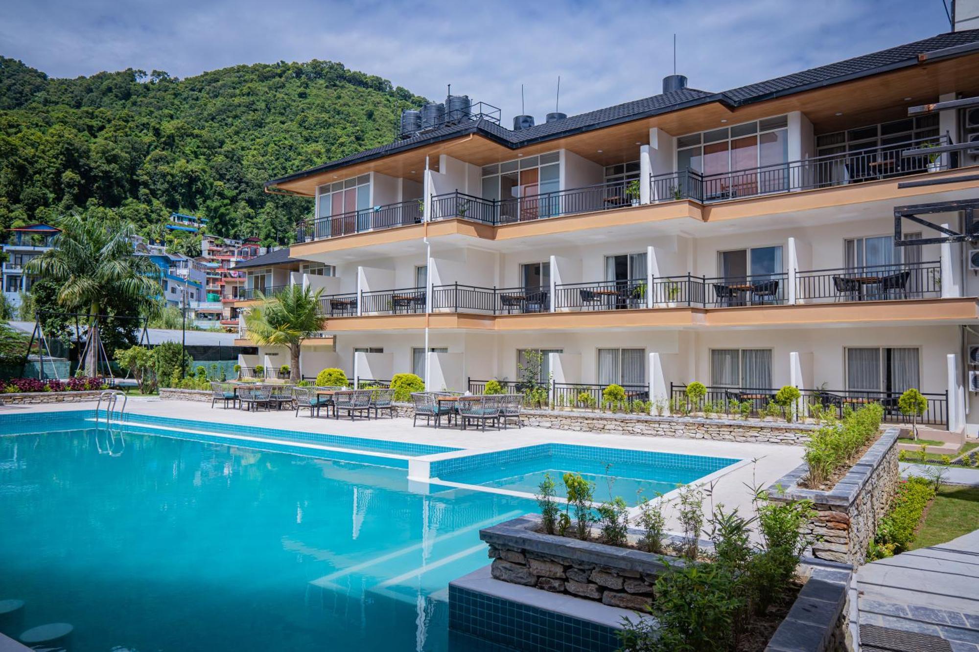 Majestic Lake Front Hotel & Suites Pokhara Luaran gambar