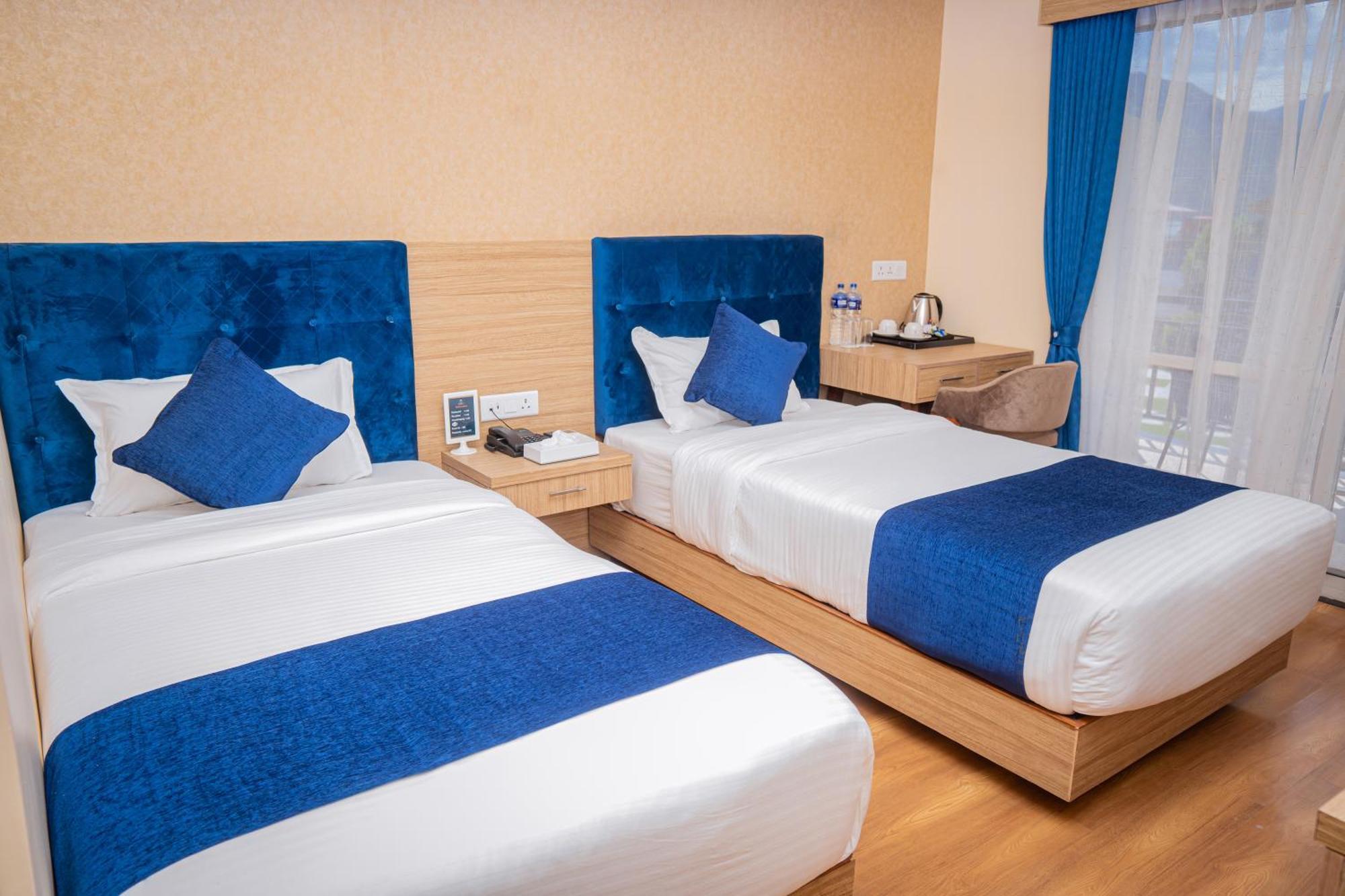 Majestic Lake Front Hotel & Suites Pokhara Luaran gambar