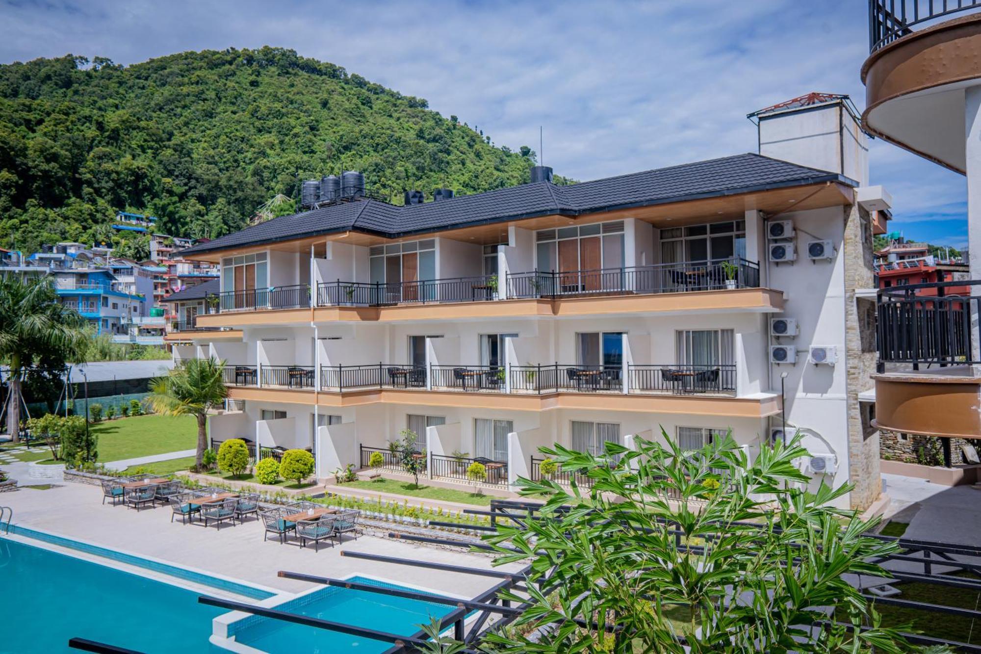 Majestic Lake Front Hotel & Suites Pokhara Luaran gambar