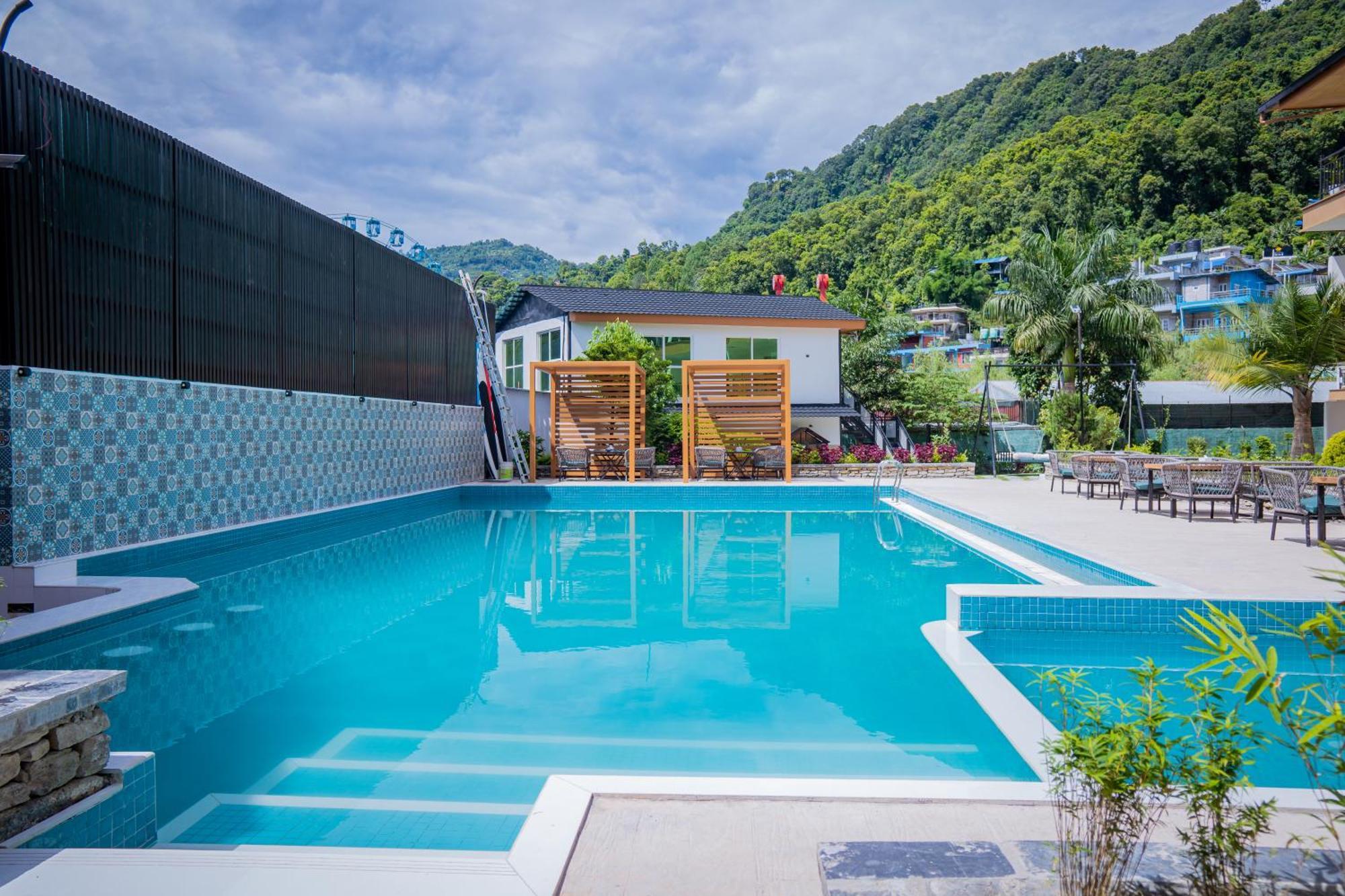 Majestic Lake Front Hotel & Suites Pokhara Luaran gambar