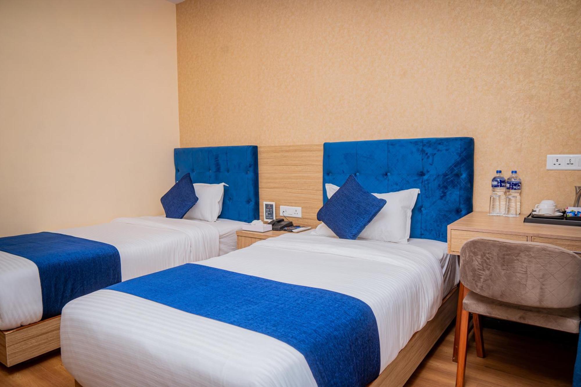 Majestic Lake Front Hotel & Suites Pokhara Luaran gambar