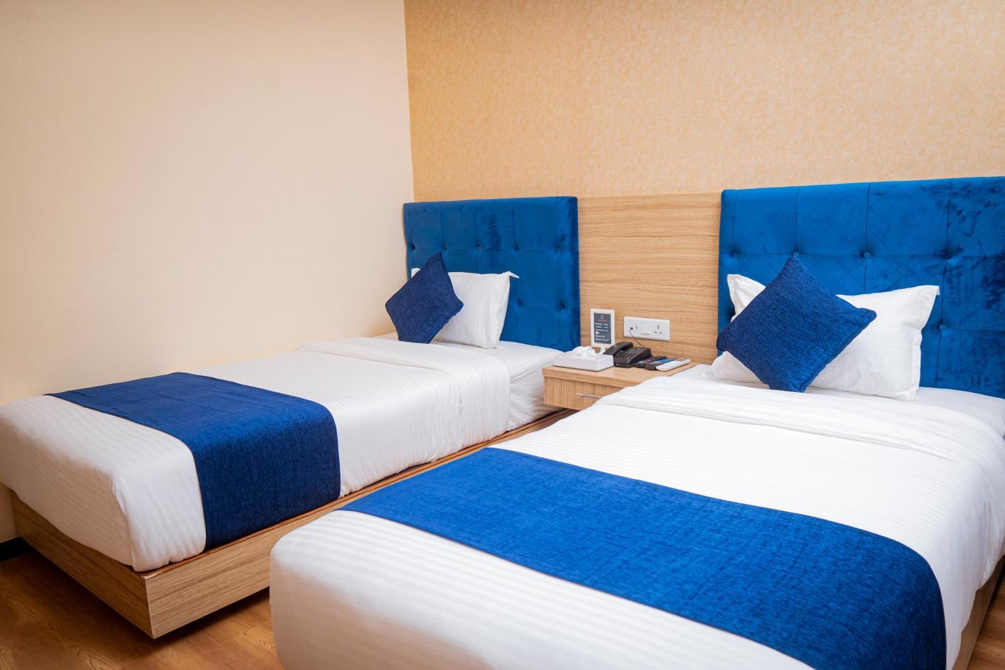 Majestic Lake Front Hotel & Suites Pokhara Luaran gambar
