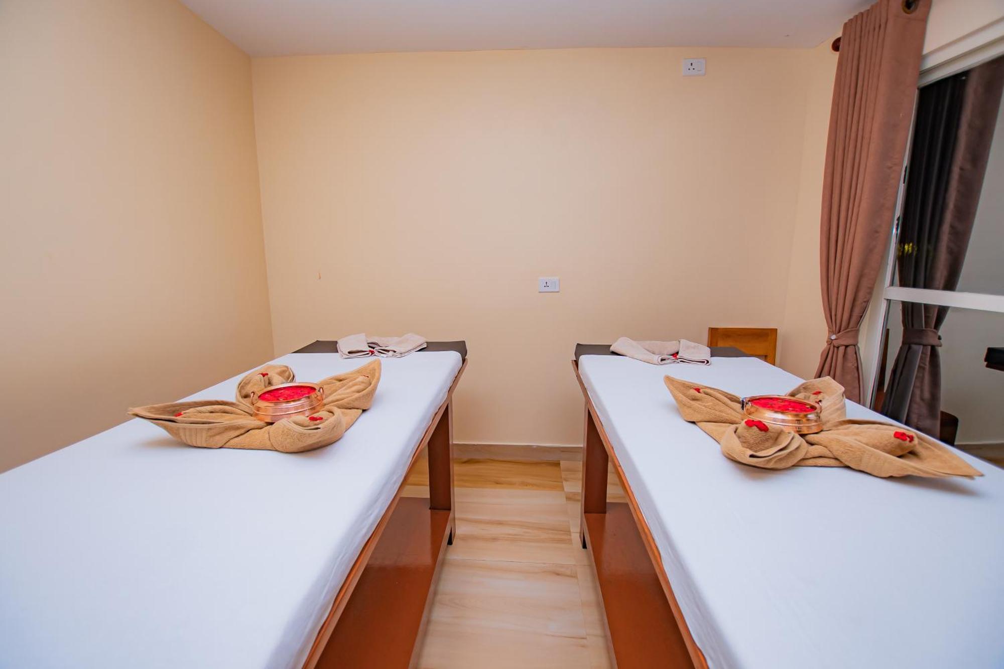Majestic Lake Front Hotel & Suites Pokhara Luaran gambar